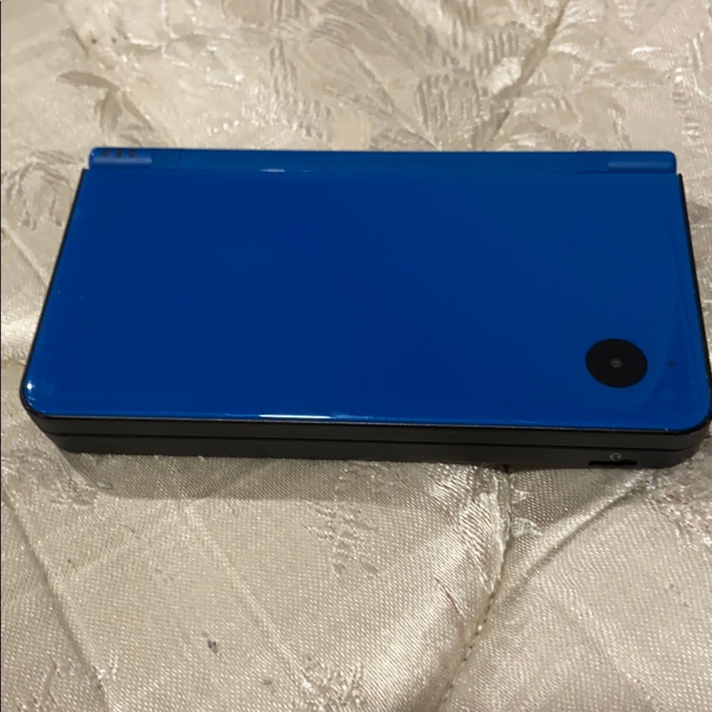 DSI XL, Blue